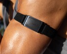 La banda para el brazo Helio de Amazfit (en la imagen) se ha lanzado en EE.UU. y el Reino Unido. (Fuente de la imagen: Amazfit)