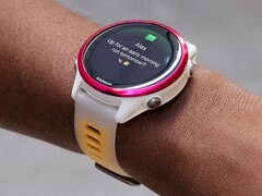 Los últimos relojes inteligentes Forerunner de Garmin (Forerunner 570 en la imagen) reciben la versión de software 15.52. (Fuente de la imagen: Garmin)