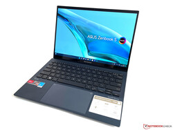 En revisión: Asus Zenbook S 13 OLED. Dispositivo de análisis proporcionado por AMD Alemania.