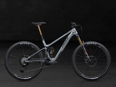 La bicicleta eléctrica de montaña Pivot Shuttle SL más ligera pesa 36,3 libras (~16,4 kg). (Fuente de la imagen: Pivot)