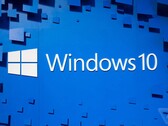 Microsoft 10 será descontinuado, y hay opciones disponibles para extender su experiencia. Imagen - Logotipo de Windows 10 sobre fondo azul brillante. (Fuente de la imagen: Chris Welch / The Verge)