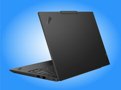 Lenovo vende el ThinkPad E14 Gen 8 exclusivamente en color negro Eclipse en toda Norteamérica.