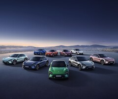 Una selección de los SUV Xiaomi YU7 (Fuente de la imagen: Xiaomi)