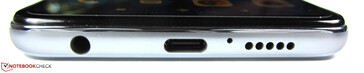 Abajo: Jack de auriculares de 3,5 mm, USB Tipo C 2.0, micrófono, altavoz.