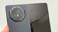 Honor ha revelado la fecha de lanzamiento del sucesor del Honor Magic V3 (en la imagen), el 18 de junio de 2025. (Fuente de la imagen: Weibo)