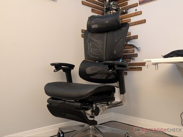 Silla OdinLake O3 completamente montada con reposapiés opcional.