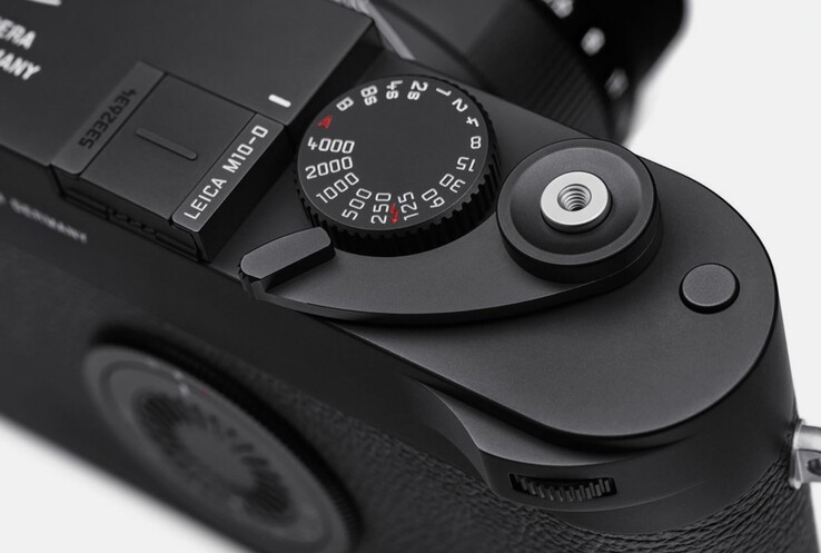 El apoyo para el pulgar desplegable de la Leica M10-D se omite en la M11-D. (Imagen: Leica)