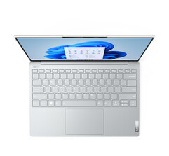 Yoga Slim 7i Carbon en blanco luna. (Fuente de la imagen: Lenovo)