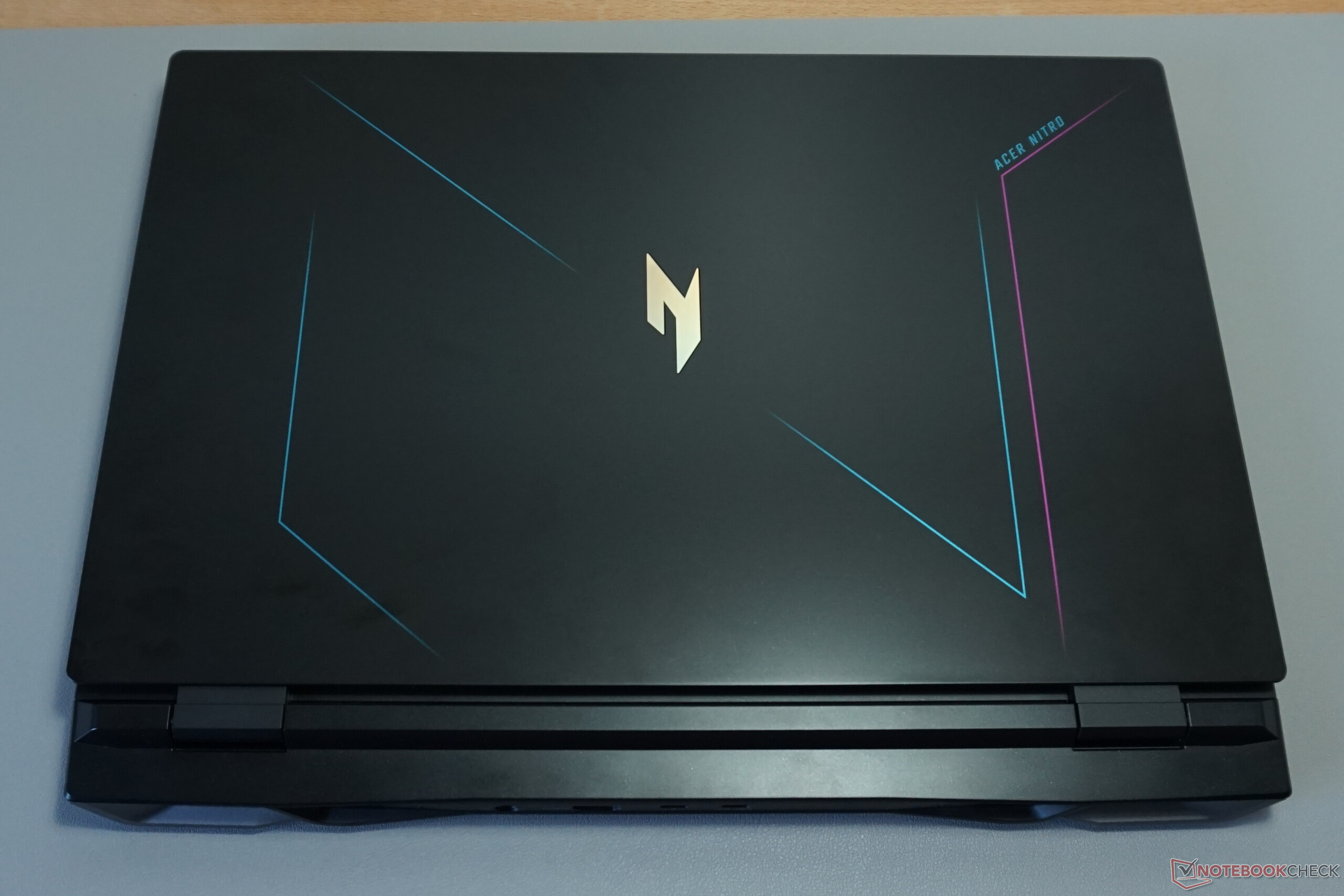 Análisis del Acer Nitro 17 Ryzen edition: El portátil de juegos QHD con ...