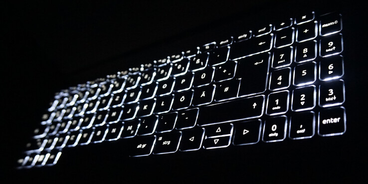 La iluminación del teclado tiene dos niveles de brillo.