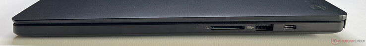 Derecha: Lector de tarjetas SD, USB-A 3.2 Gen 2 (10 GBit/s), USB-C 3.2 Gen 2 (10 GBit/s, DisplayPort, Power Delivery)