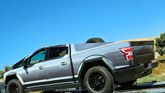 Cybertruck juega a disfrazarse de ICE F-150 (imagen: Greggertruck)