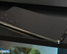 El panel trasero del Galaxy S21 FE ya está disponible para su compra. (Fuente de la imagen: Concept Creator &amp; LetsGoDigital)