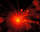 La frecuencia de los fotones utilizados puede transmitirse a través de una red de fibra óptica. (Imagen: pixabay/BarbaraJackson)