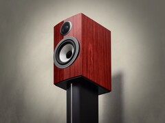 El Bowers & Wilkins 707 Prestige Edition tiene un acabado brillante compuesto por doce capas de pintura