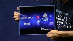 La primera pantalla de PC enrollable de Samsung (imagen: Intel/YouTube)