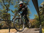 La ONYX LZR Pro e-bike tiene hasta 120 Nm de par con un motor de 900 W. (Fuente de la imagen: ONYX)