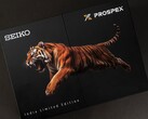 El embalaje de la edición limitada de Seiko Prospex India presenta una ilustración de un tigre saltando sobre unas cajas de presentación negras.