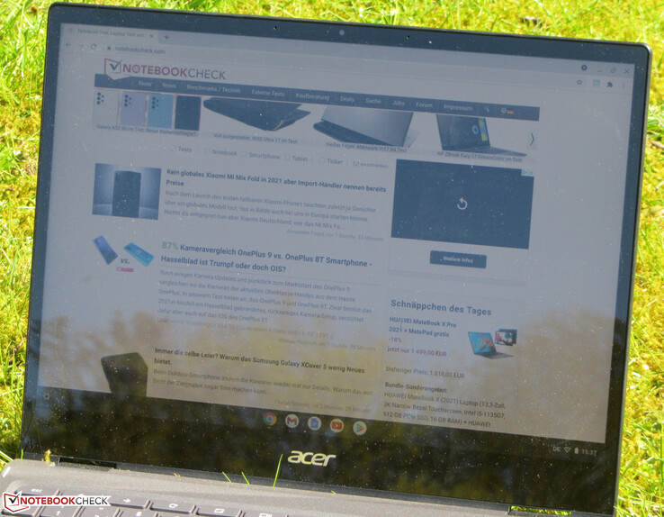 El Chromebook al aire libre.