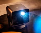 La Leica Cine Compact 1 es mucho más compacta y menos cara que la Cine Play 1.