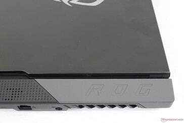 Nueva pieza "ROG" extraíble en la parte trasera del chasis