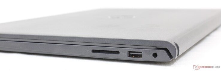A la derecha: Lector de tarjetas SD, USB-A 3.2, audio combinado de 3,5 mm