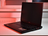 portátiles de 18 pulgadas: Esta categoría debería ser algo más que para juegos y dispositivos como el MSI Raider A18, en la imagen: MSI Raider A18 (fuente de la imagen: Benjamin Herzig/Notebookcheck)