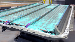 El paquete de baterías 4680 del Cybertruck (imagen: Munro Live/YT)