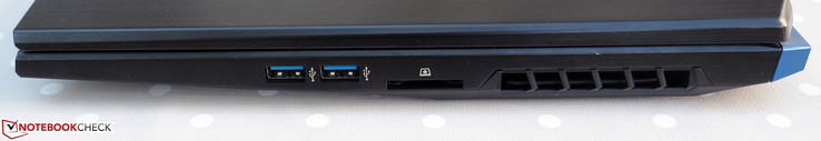 Lado derecho: 2x USB Type-A 3.0, lector de tarjetas
