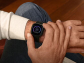 El Fitbit Sense y el Versa 3 ya son compatibles con Fitbit OS 5.3. (Fuente de la imagen: Fitbit)