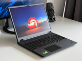 Análisis del Lenovo ThinkPad P16v G1 AMD: estación de trabajo básica con Zen4
