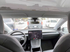 Paseo en robotaxi del Modelo Y sin monitor de seguridad. (Fuente de la imagen: TSLA99T)