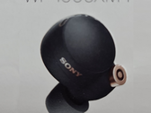 El WF-1000XM4 parece más ergonómico que su predecesor. (Fuente de la imagen: The Walkman Blog)