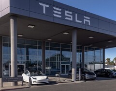 Un centro de servicio Tesla (Fuente de la imagen: Tesla)