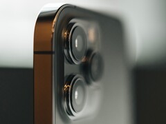La cámara de los iPhones de Apple puede ser susceptible de dañarse si el dispositivo se expone a las vibraciones del motor (Imagen: Simon Hrozian)
