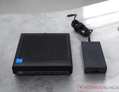 HP Elite Mini 800 G9 y la fuente de alimentación (19,5 V; 6,15 A)