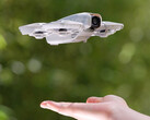 El DJI Neo será lo suficientemente pequeño como para despegar de una mano. (Fuente de la imagen: @JasperEllens)