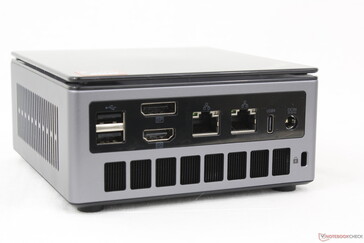 Parte trasera: 2x USB 2.0-A, DisplayPort 2.0, HDMI 2.1, 2x RJ-45 (2,5 Gbps), USB (40 Gbps) con DisplayPort + Power Delivery, adaptador de CA, bloqueo Kensington
