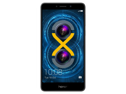 Honor 6X. Modelo de pruebas cortesía de Honor Alemania.