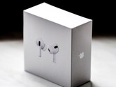 Apple Los AirPods pronto podrán controlar la cámara del iPhone y pausar la música cuando los usuarios se queden dormidos. (Fuente de la imagen: Vasil Korzh)