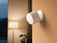 El multisensor de presencia FP300 de Aqara (en la imagen) ha salido a la venta en todo el mundo. (Fuente de la imagen: Aqara)