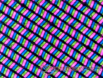 Subpíxeles RGB nítidos con una matriz visible sensible al tacto