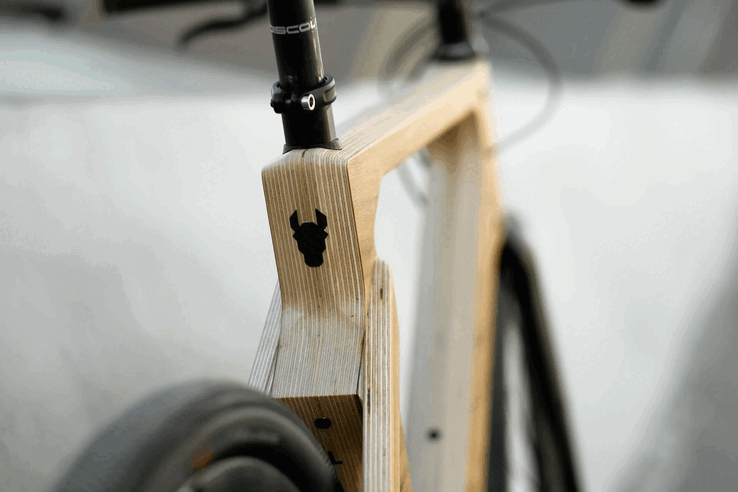 La bicicleta Esel eUrban cuenta con un cuadro de madera Esel Hollow Tec