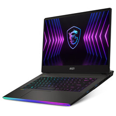 El MSI Raider GE67 HXse puede pedir con una pantalla OLED de 240 Hz al menos cuatro meses antes que el Razer Blade 15 equivalente. (Fuente de la imagen: MSI)