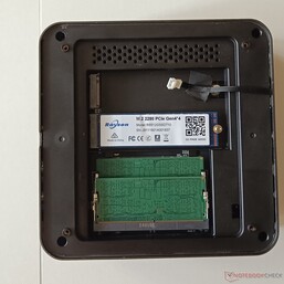Una ranura SSD está vacante