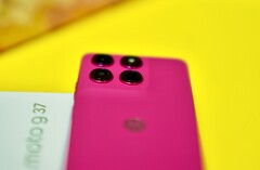 El chasis del Moto G37 es elegante, pero la calidad de fabricación no es perfecta.