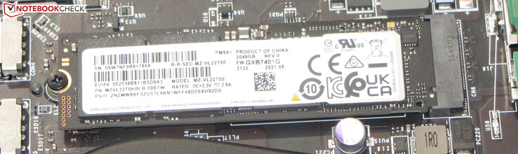Se utiliza un SSD PCIe 4 para albergar el sistema operativo.