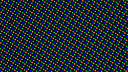 La pantalla OLED se basa en una matriz de subpíxeles RGGB compuesta por un rojo, un azul y un , einer blauen y dos diodos de luz verde.