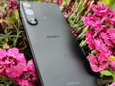 Es probable que el Xperia 1 VI mantenga la distintiva relación de aspecto 21:9 de Sony, predecesor en la imagen. (Fuente de la imagen: Notebookcheck)