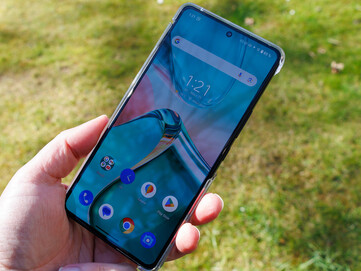 Asus Zenfone 12 Ultra en exteriores